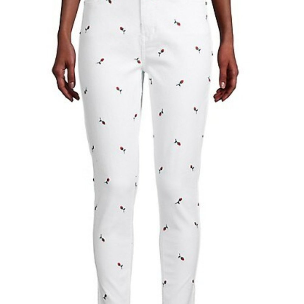 Rose white jeans 🌹